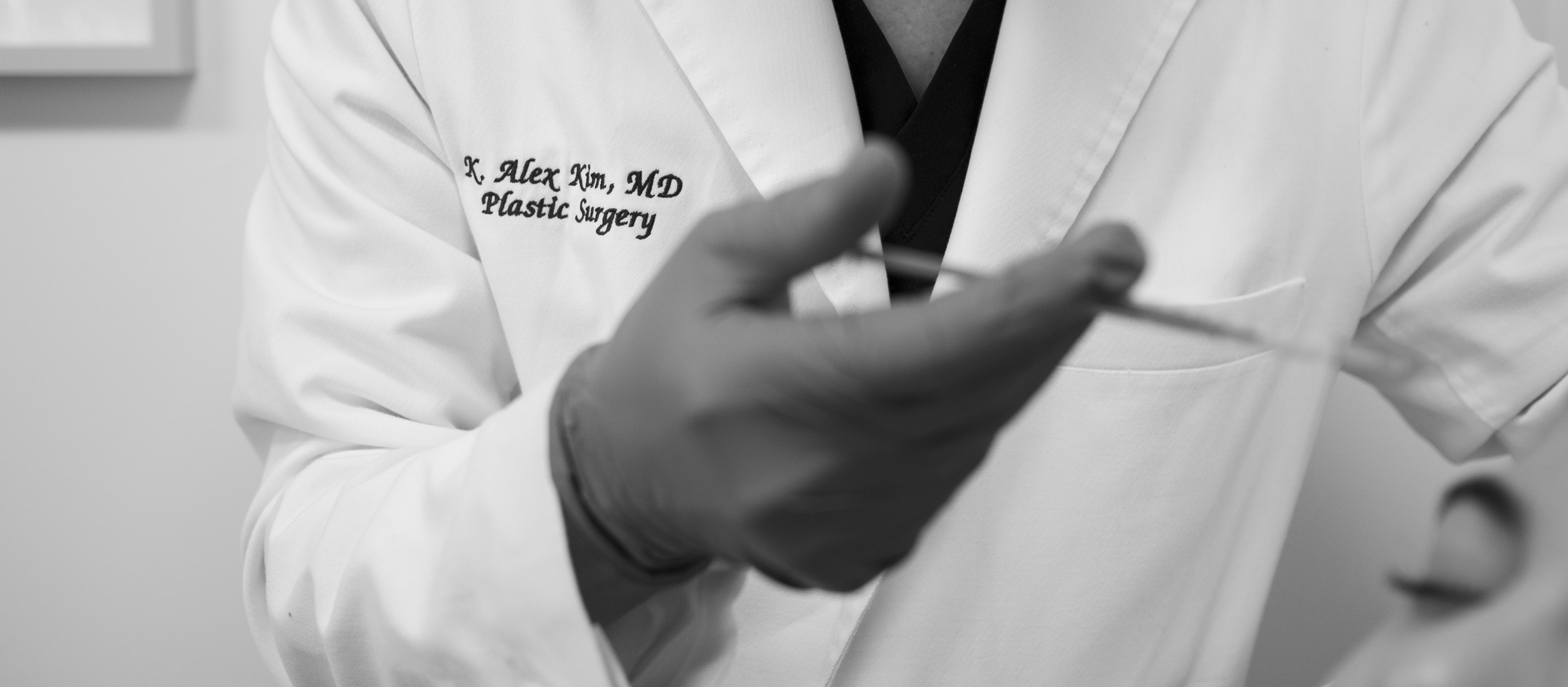 Dr-Alex-Kim-Beverly-Hills-Plastic-Surgeon-Services-Surgery